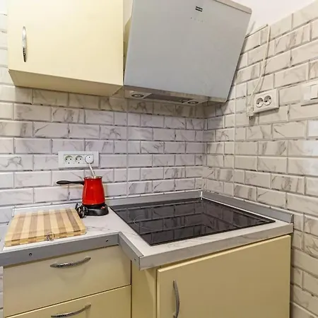 Apartment Flh - Black Church *