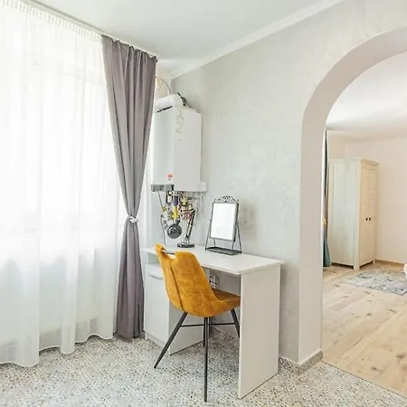 Flh - Black Church Apartment