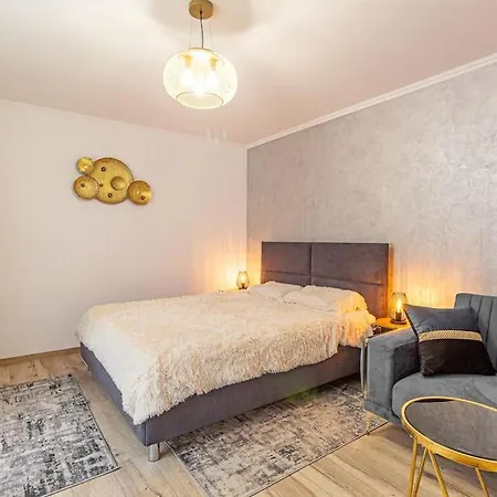 Apartment Flh - Black Church