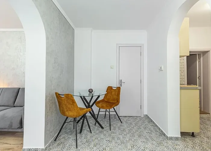 Apartman Flh - Black Church *