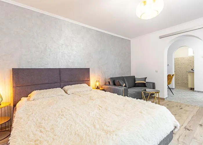 Apartman Flh - Black Church *